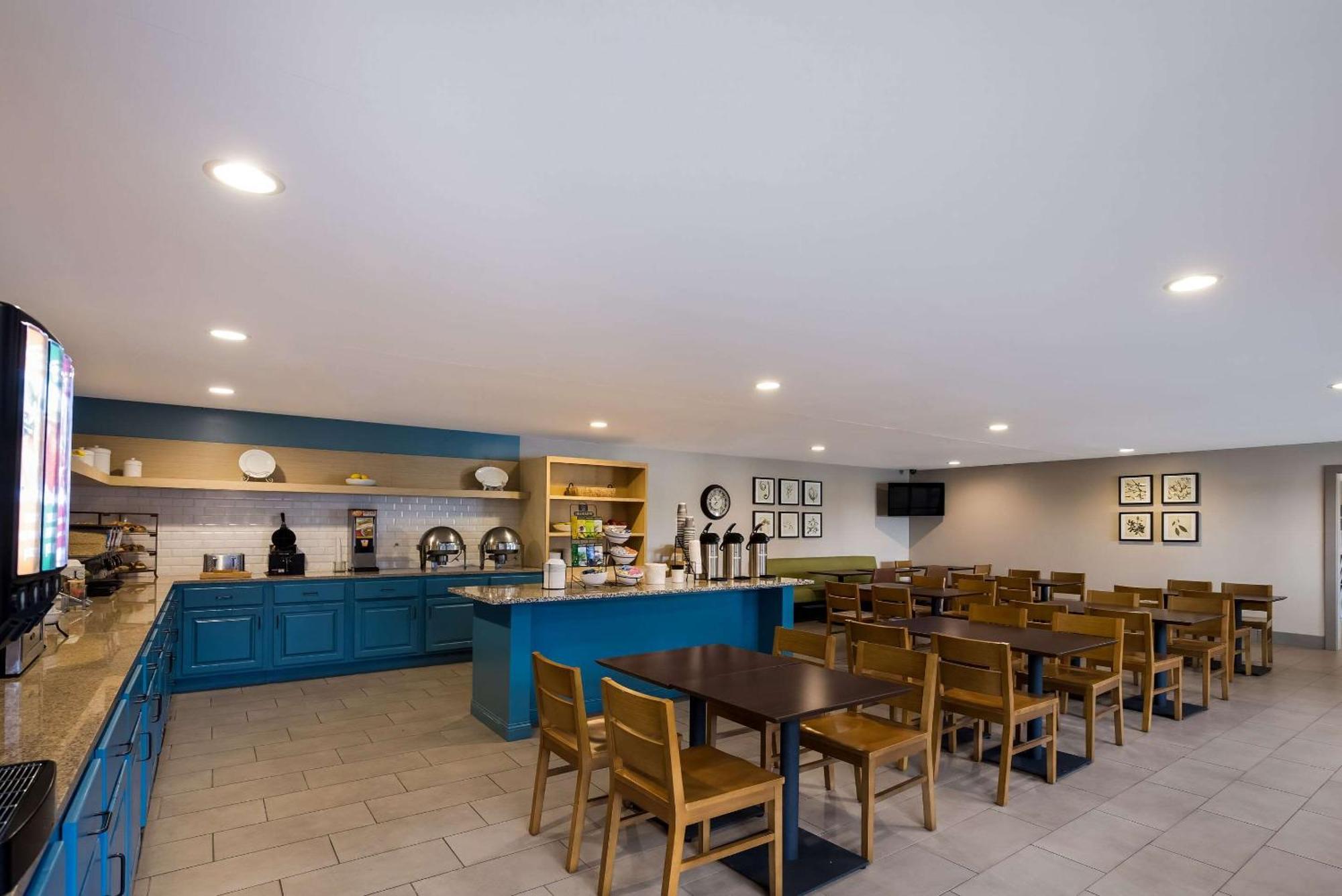 Country & By Radisson, Marion, Il Hotel 3*