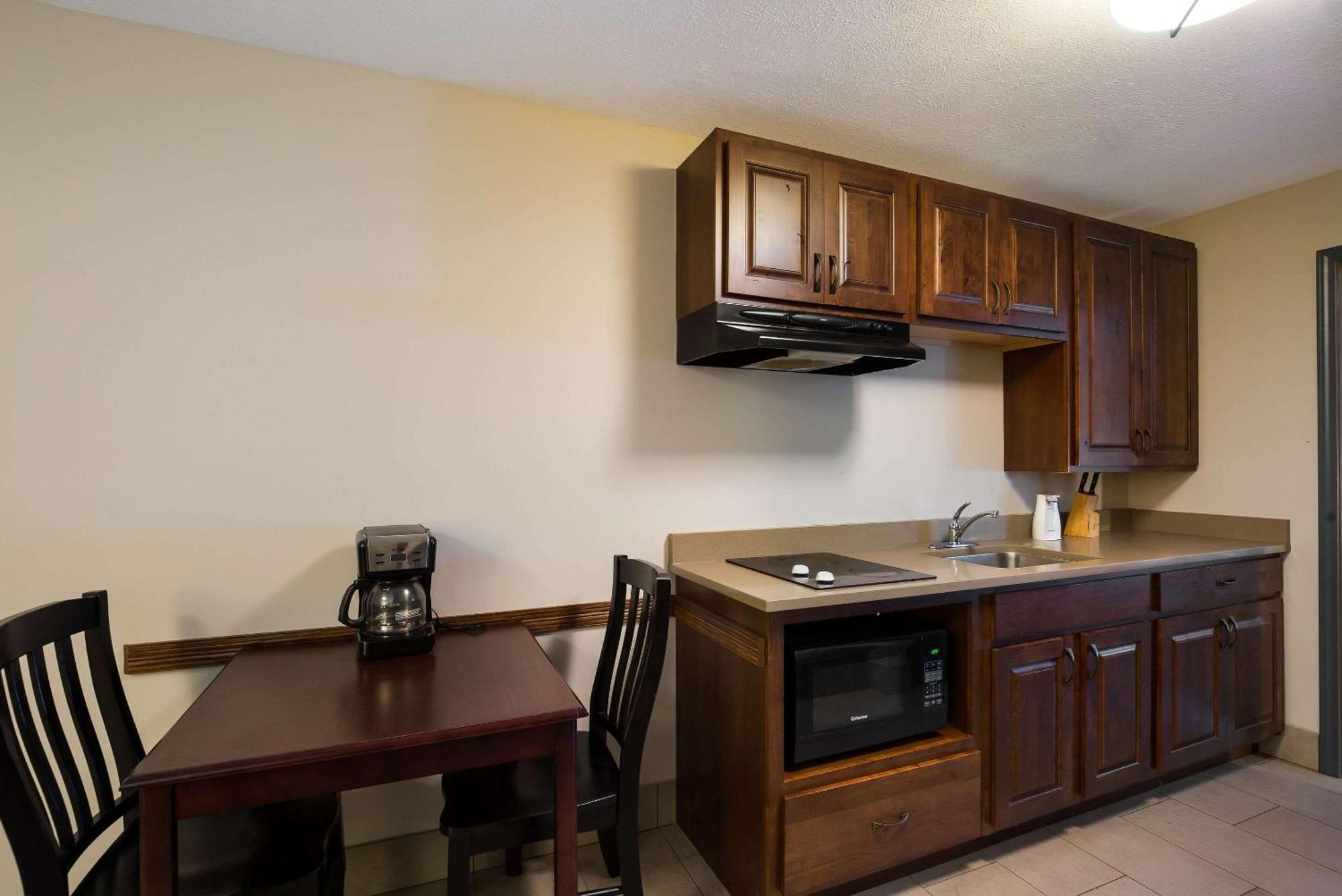 Hotel Country & By Radisson, Marion, Il 3*