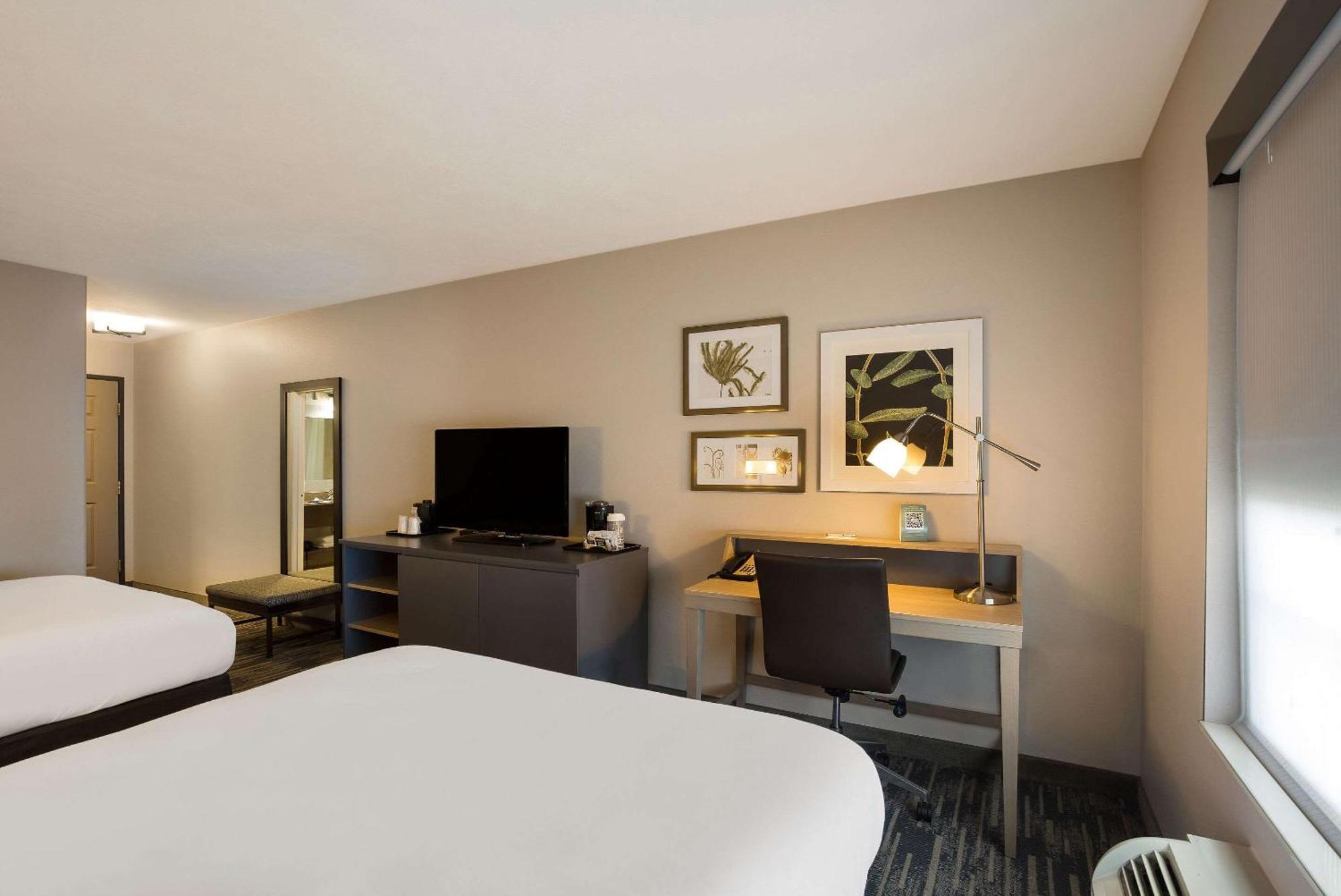 Country & By Radisson, Marion, Il 3* Marion